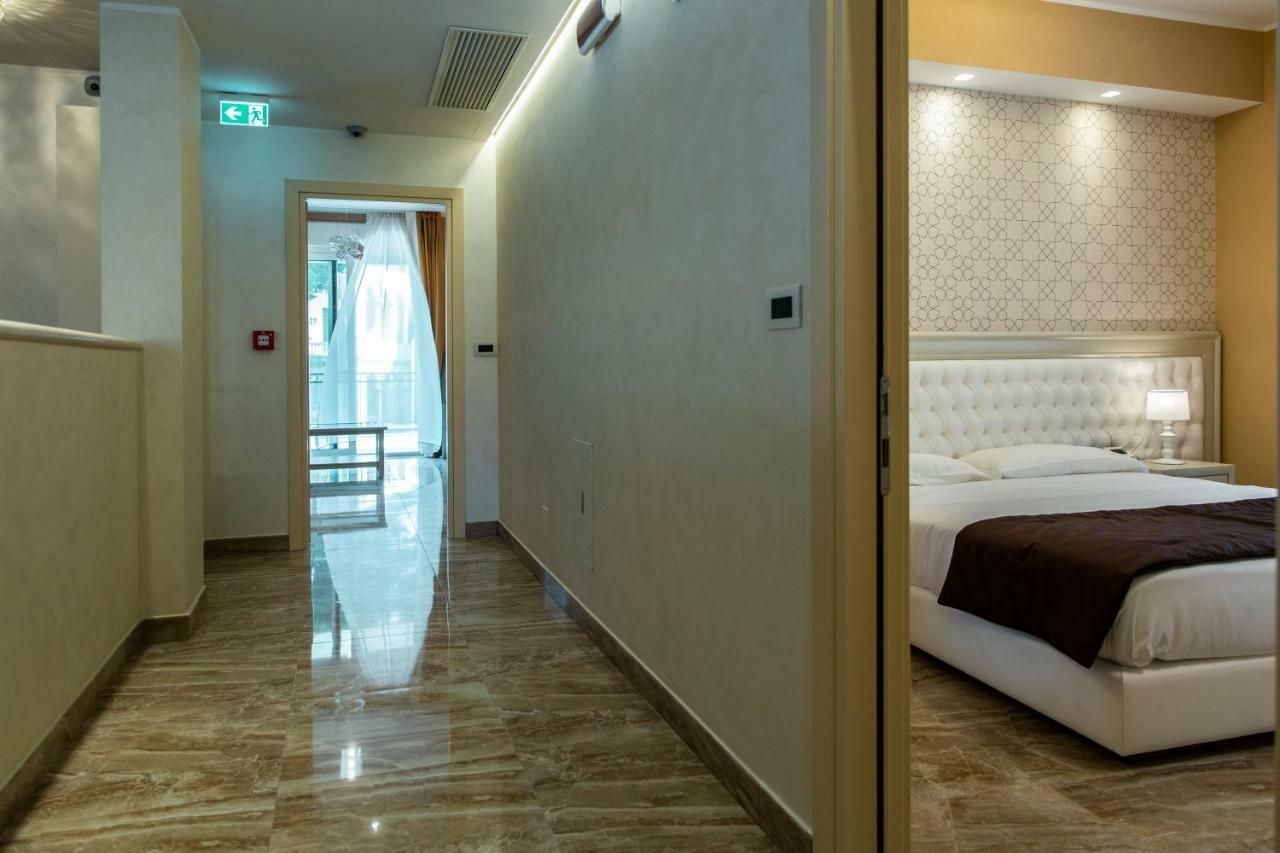 Aurum 3*